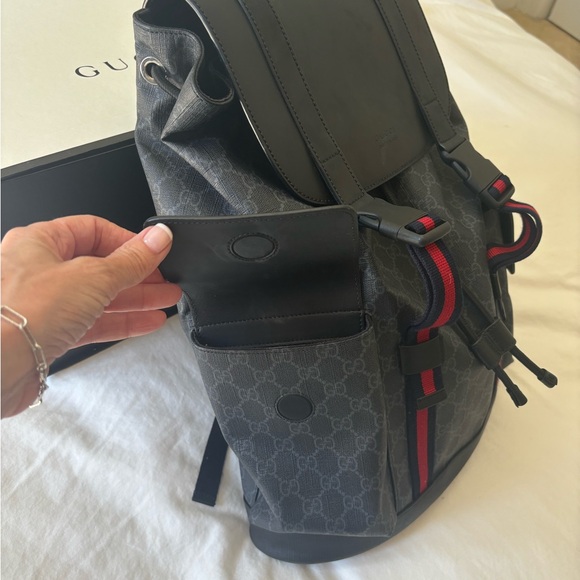 Gucci GG Supreme Backpack Black Red Stripes - 100% Authentic. - Picture 5 of 13